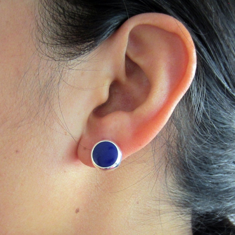 Broqueles plateados redondos