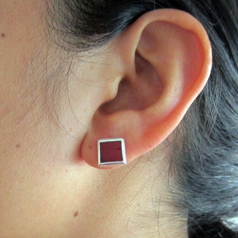 Broqueles plateados cuadrados