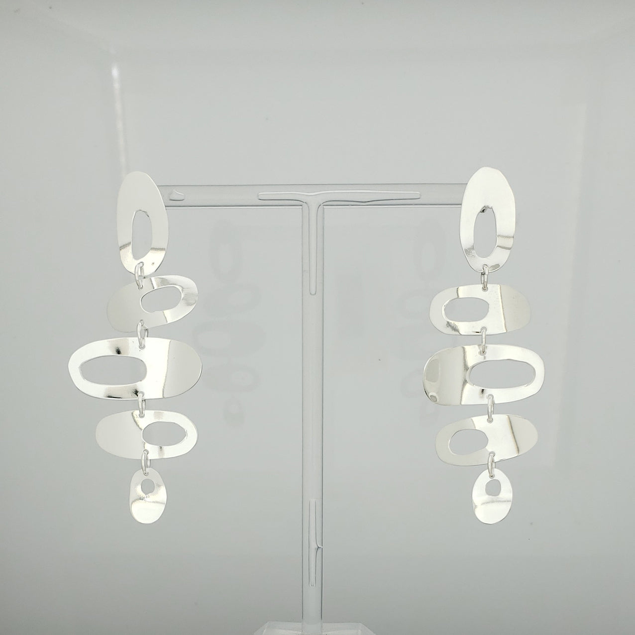 Arete plateado equilibrio