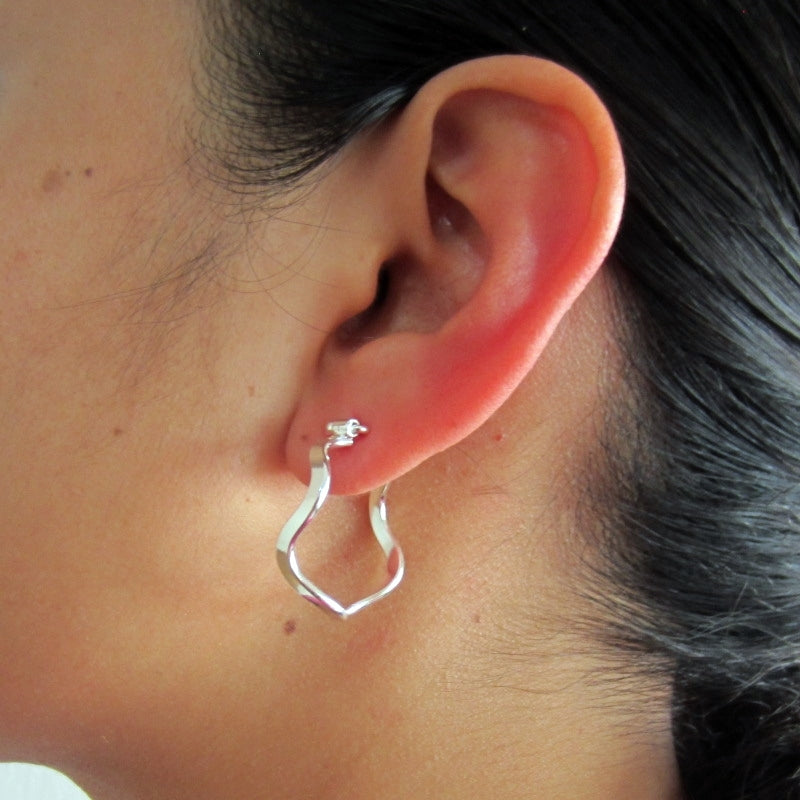 Arracadas plateadas chica ondulada