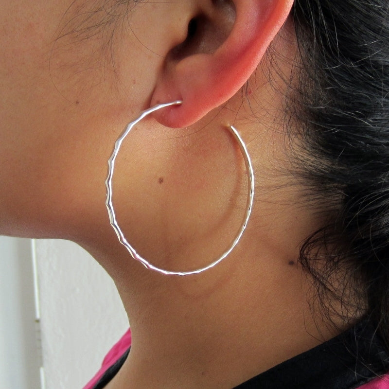 Arracada plateada extra grande