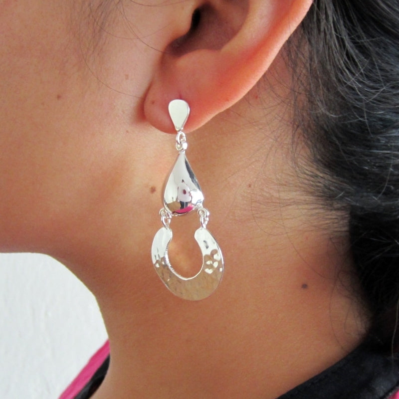 Aretes plateados egipcio