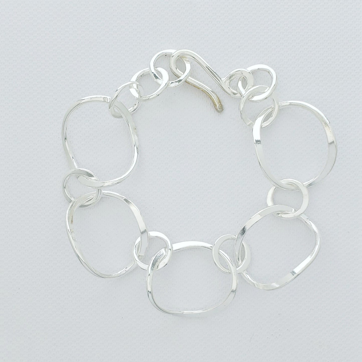 Pulsera Circulos Torcidos