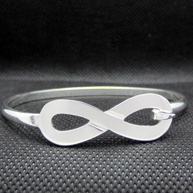 Brazalete plateado infinito