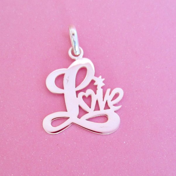 Dije Plateado Love