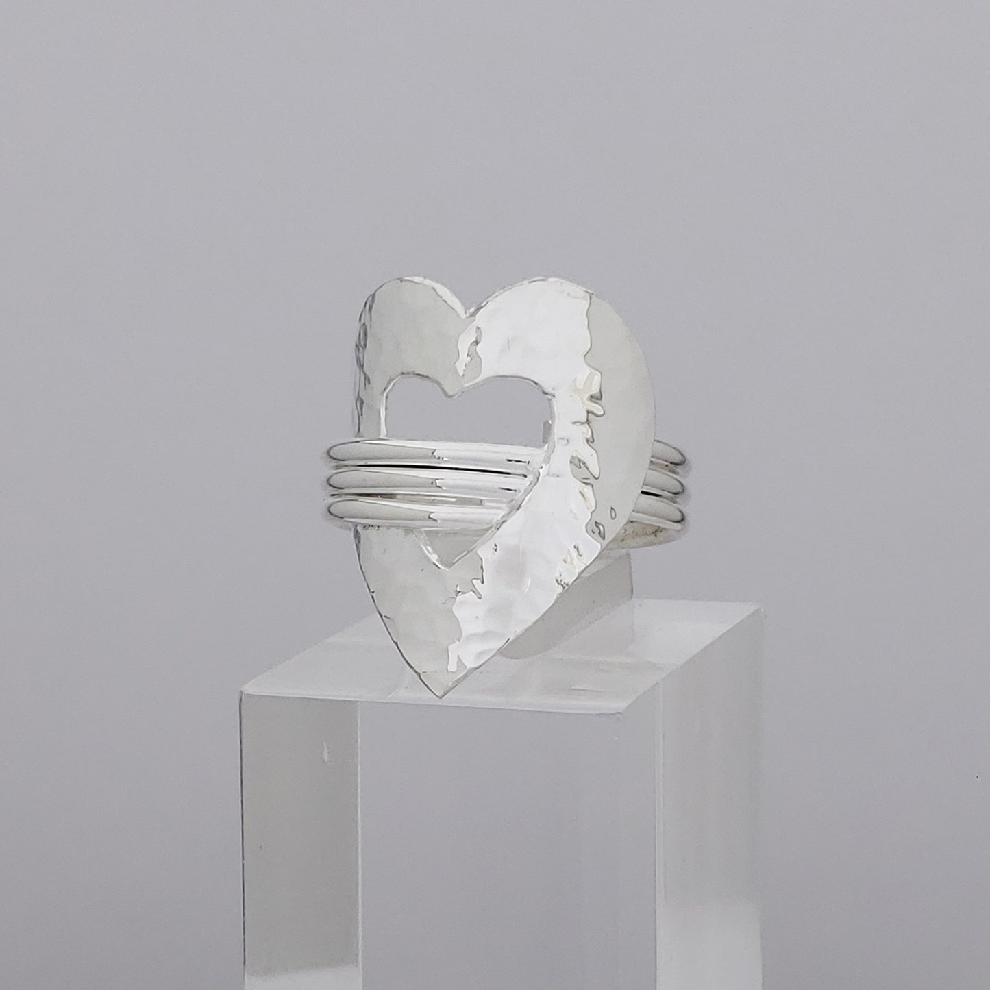 Anillo plateado corazón