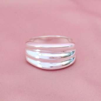 Anillo Plateado Lineas