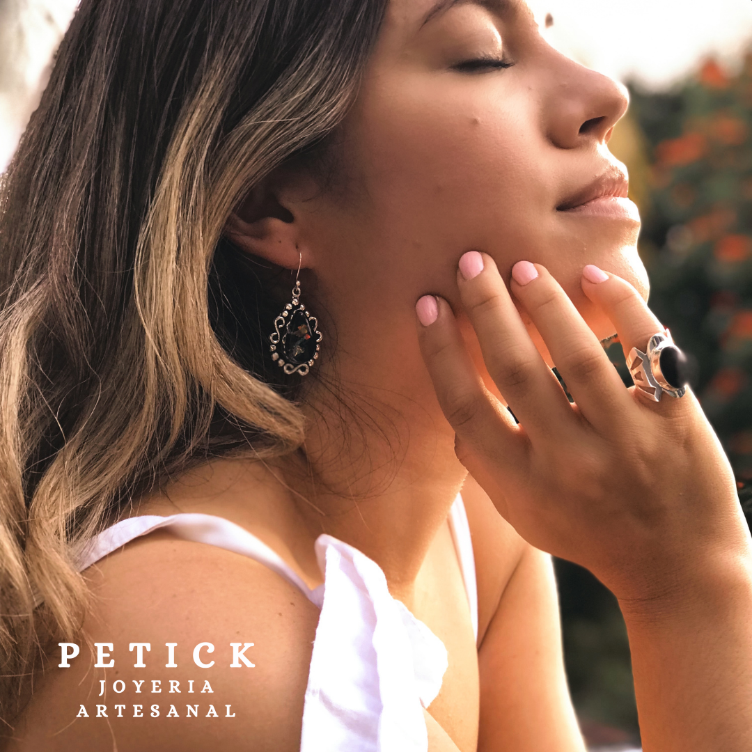 Aretes plateados vitral en gota