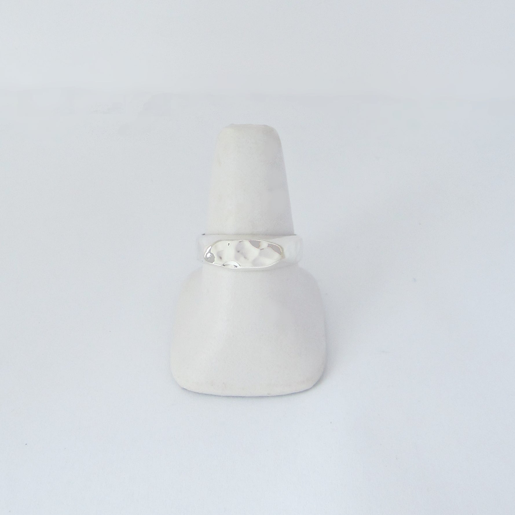 Anillo Ovalo Banda Planchada - Petick Joyería Artesanal