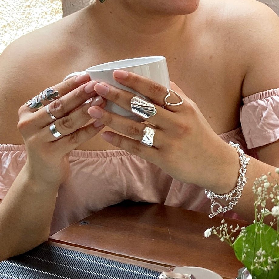 Anillo Plateado Coquette - Petick Joyería Artesanal