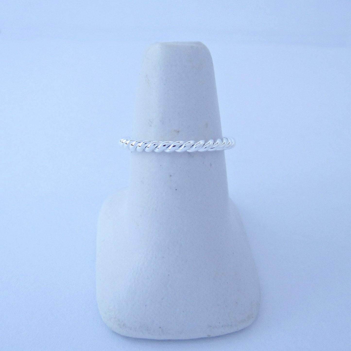 Anillo Plateado Torzal - Petick Joyería Artesanal