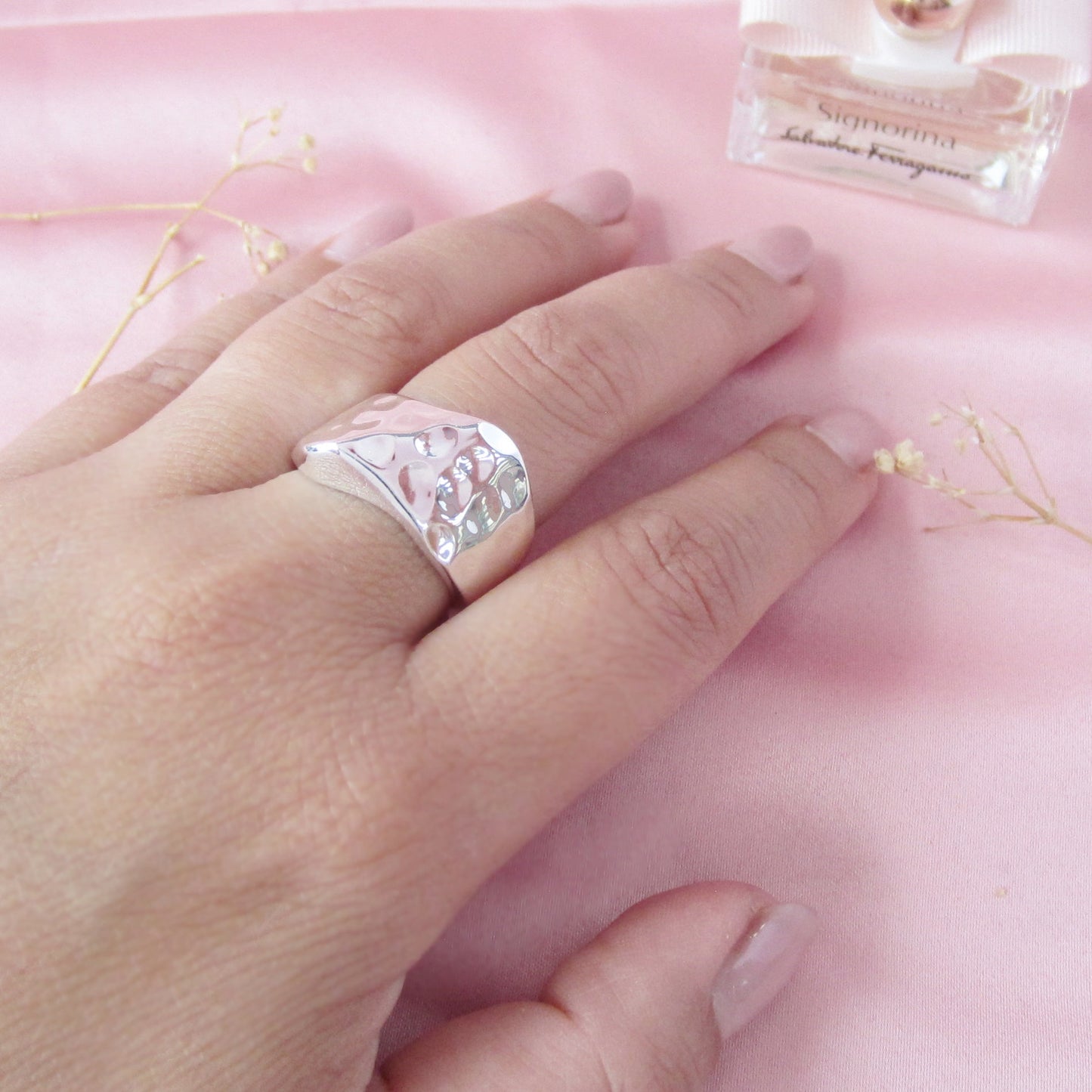 Anillo Plateado Vaciado Pellisco - Petick Joyería Artesanal