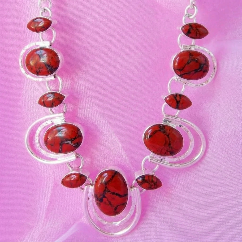 Collar con piedras