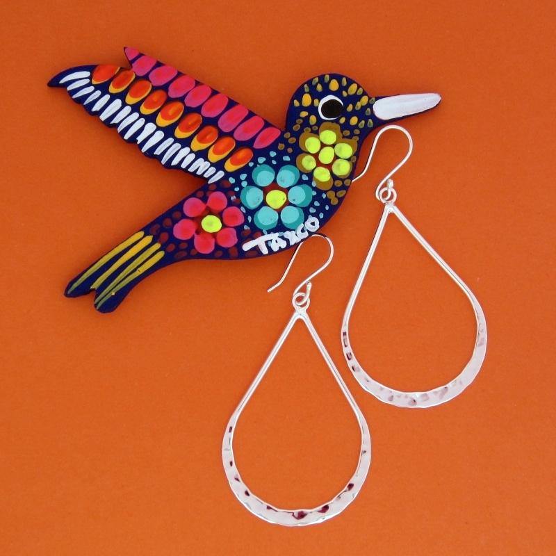ARETES PLATEADOS GOTA DELGADA - Petick Joyería Artesanal