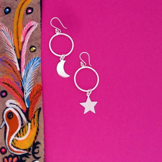 ARETES PLATEADOS ASIMÉTRICOS LUNA Y ESTRELLA - Petick Joyería Artesanal