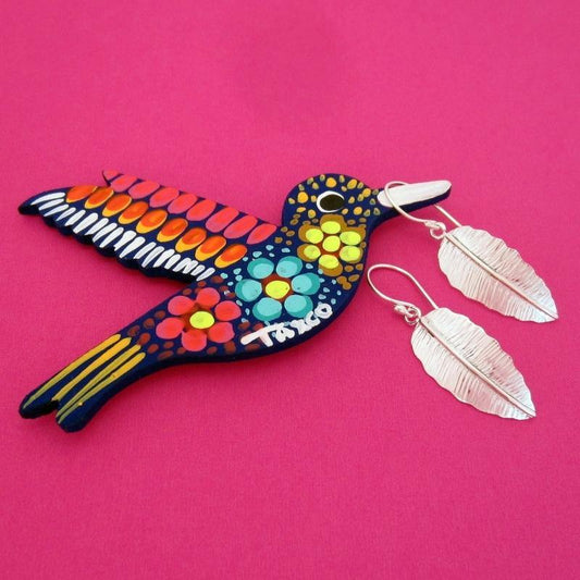 ARETES PLATEADOS HOJA CINCELADA - Petick Joyería Artesanal