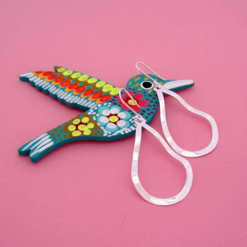 ARETES PLATEADOS GOTA ONDULADA - Petick Joyería Artesanal