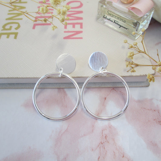 Arete plateado circulo mate
