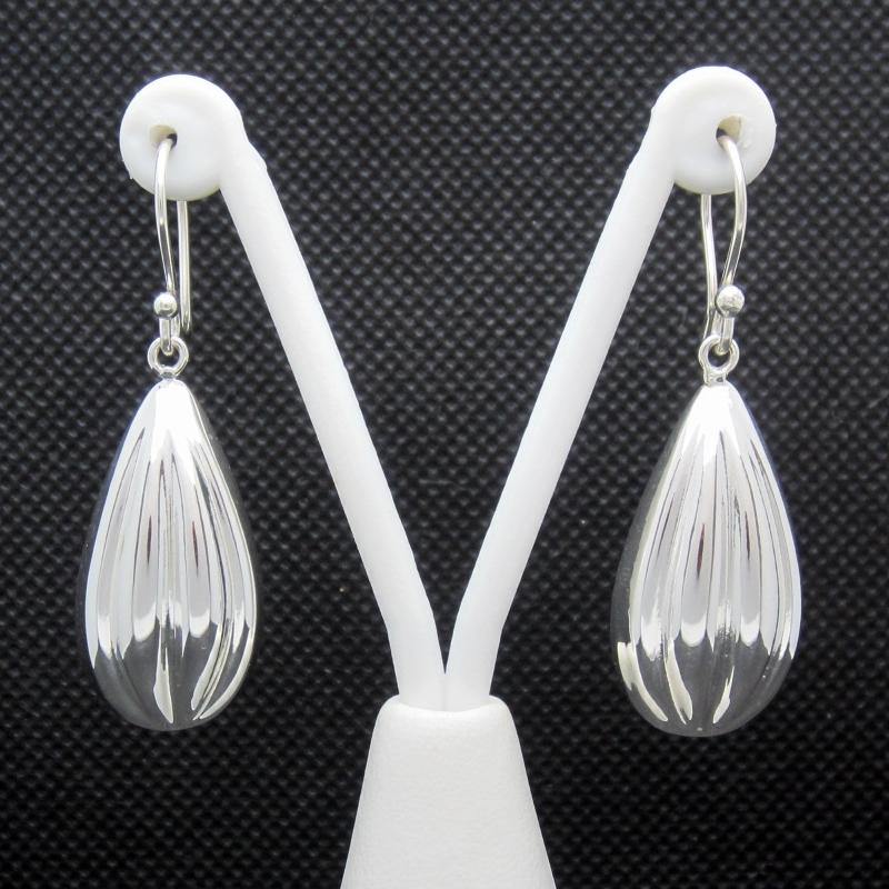 ARETES PLATEADOS CAPULLO - Petick Joyería Artesanal