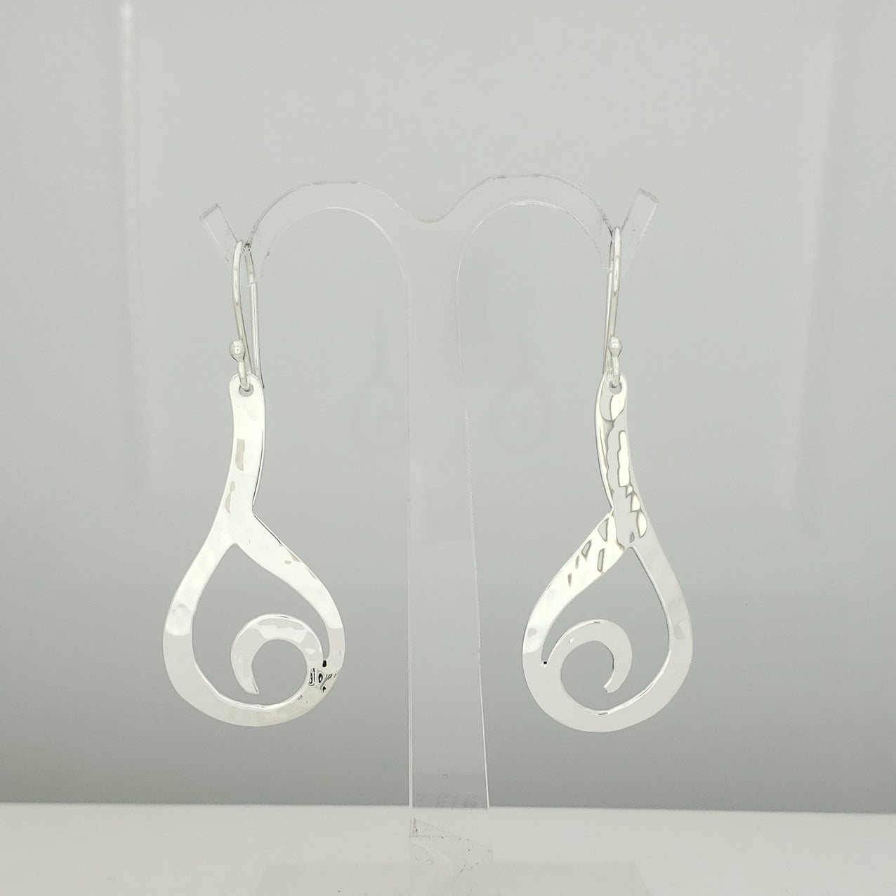 Arete plateado cucharita