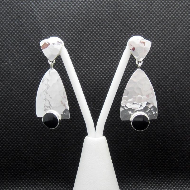 ARETES PLATEADOS ESTILO EGIPCIO PIEDRA - Petick Joyería Artesanal
