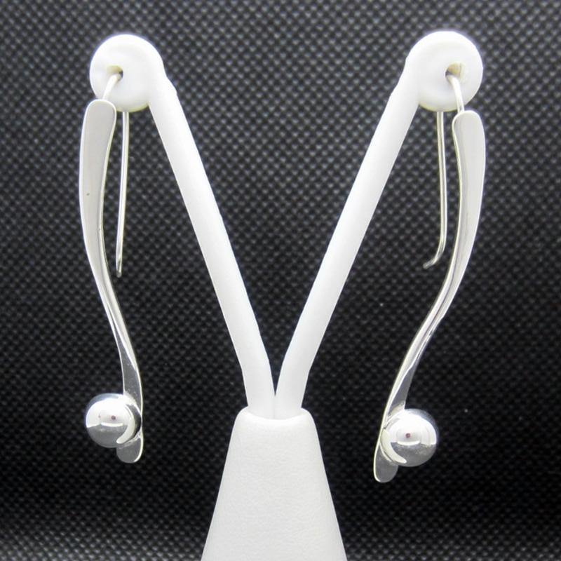 ARETES PLATEADOS GUSANITO - Petick Joyería Artesanal