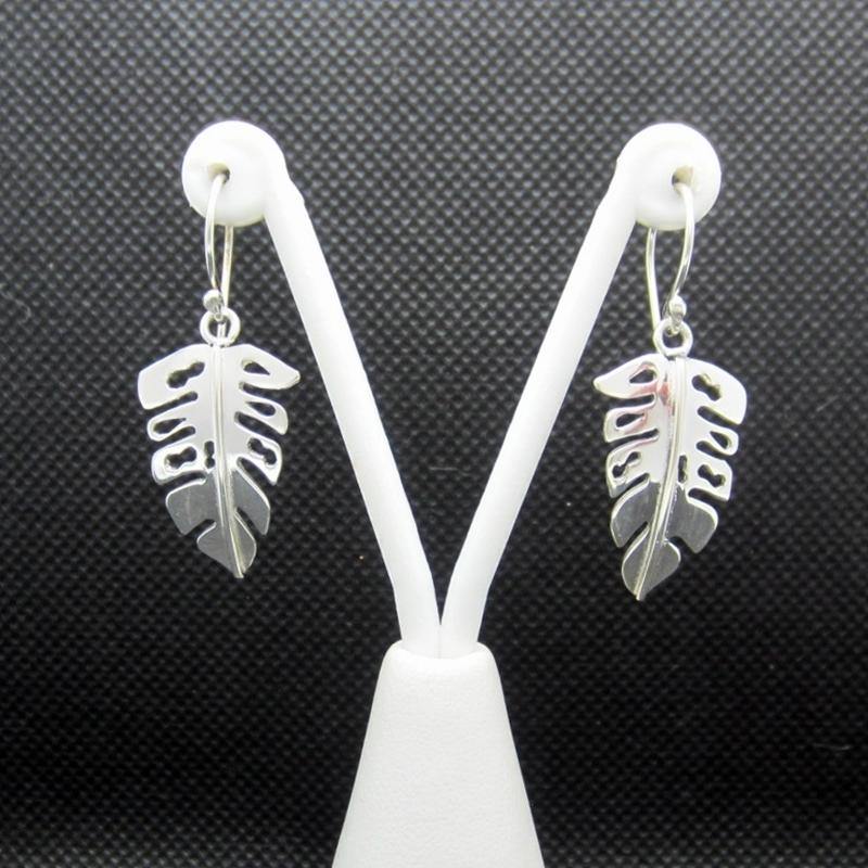 ARETES PLATEADOS HOJA TROPICAL - Petick Joyería Artesanal