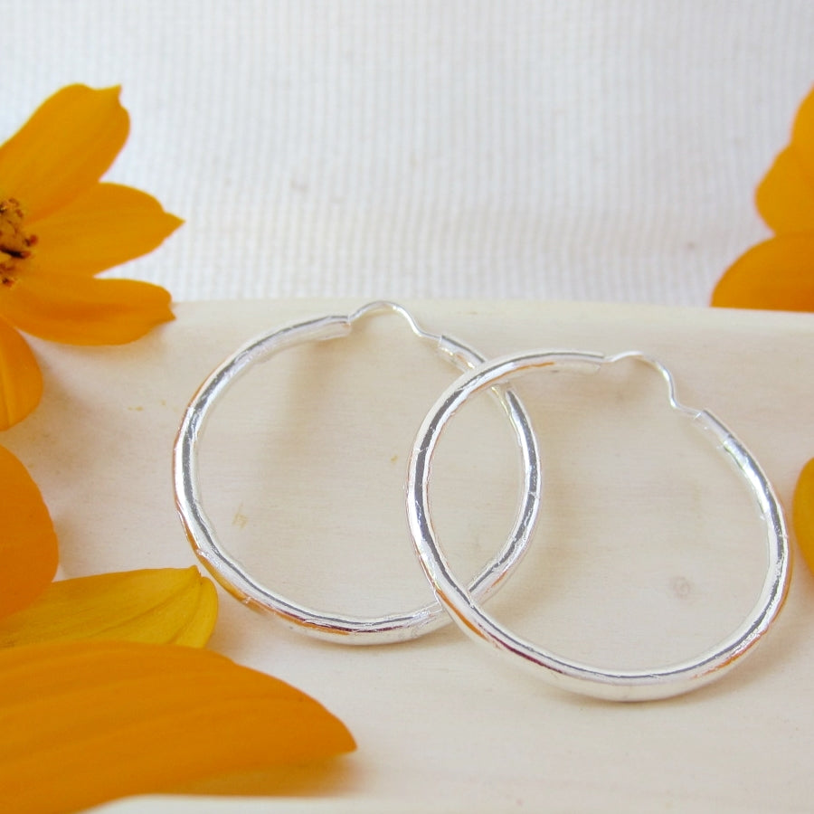 Earrings lines