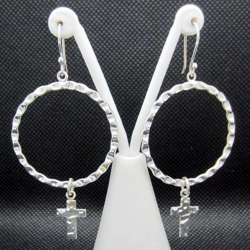 ARETES PLATEADOS AROS CRUZ COLGANTE - Petick Joyería Artesanal