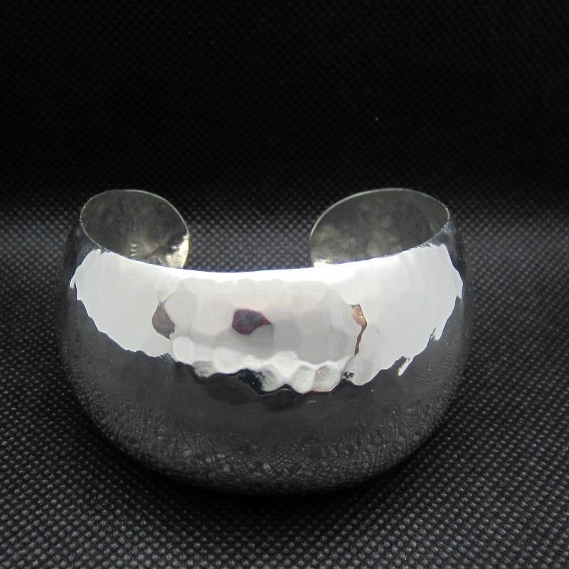 BRAZALETE PLATEADO GRUESO - Petick Joyería Artesanal