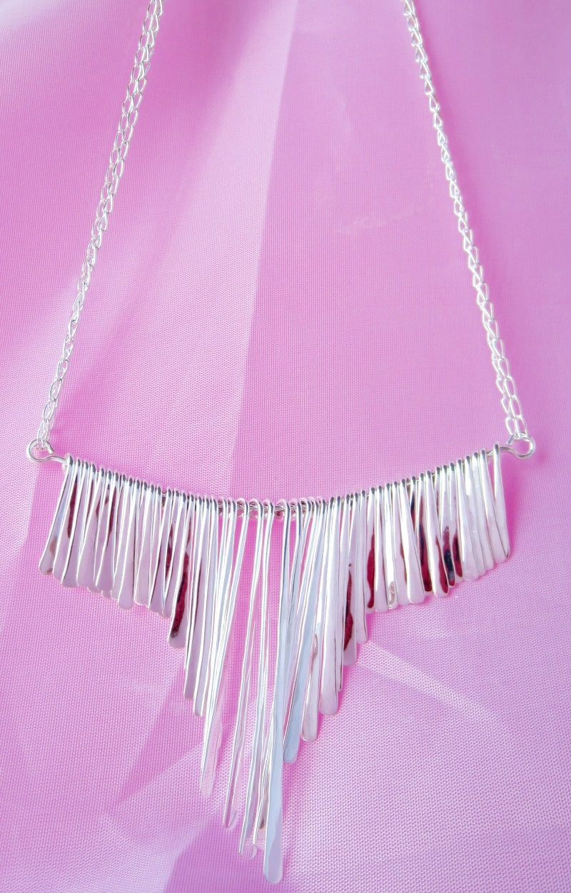Large closed necklace