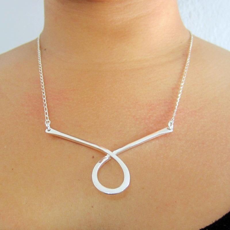 COLLAR PLATEADO TRAPECISTA - Petick Joyería Artesanal